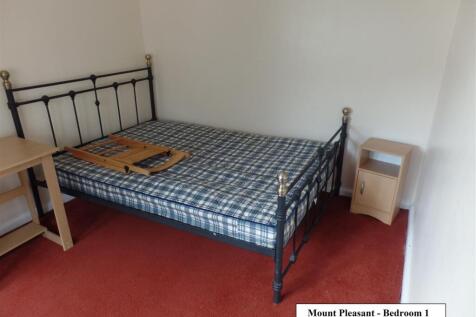 Bedroom 1.jpg
