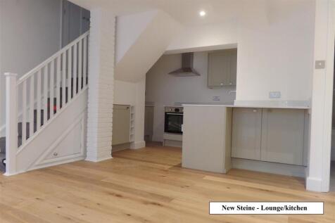 Lounge and kitchen.JPG