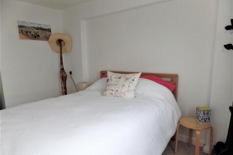bed 2 alt.jpg