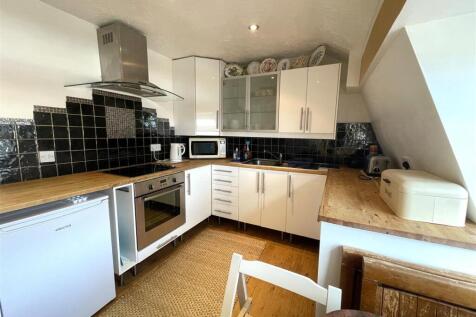kitchen 2.jpg