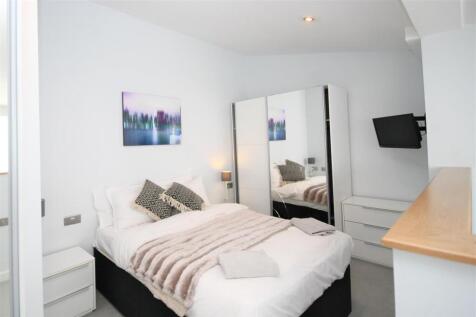 Bedroom shot 2.jpg