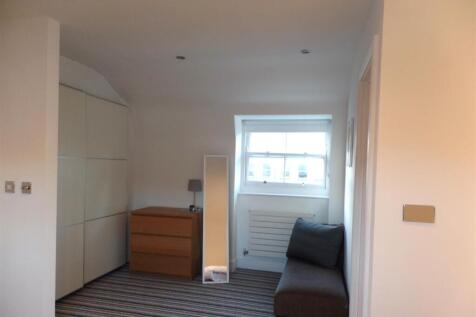 master suite dressing area.JPG