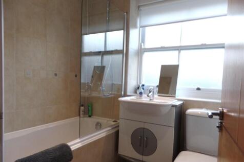 main bathroom.JPG