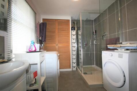 Alternate shot shower room tff.jpg