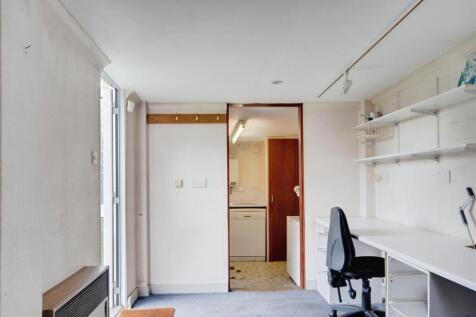 garden room leading to kitchenette and wc