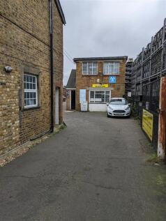 42 Feltham Road (4).jpg