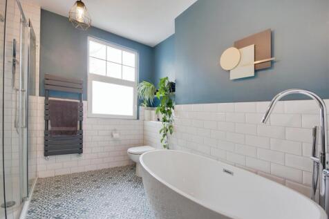 bathroom c.jpg