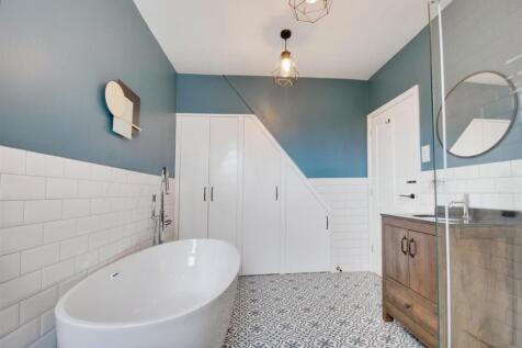 bathroom d.jpg