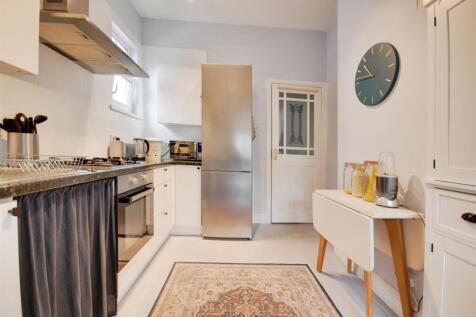 kitchen 3.jpg
