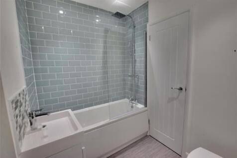 rbathroom.jpg