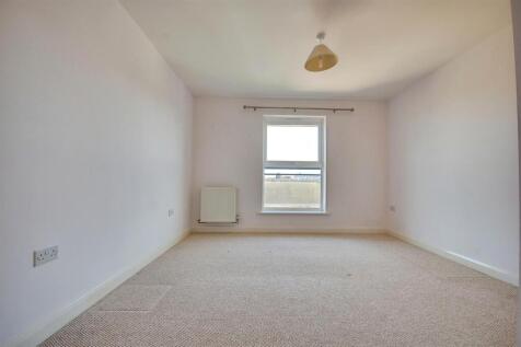 b339ad5e-43 20Faraday 20Crt 20 20Master 20Bedroom 