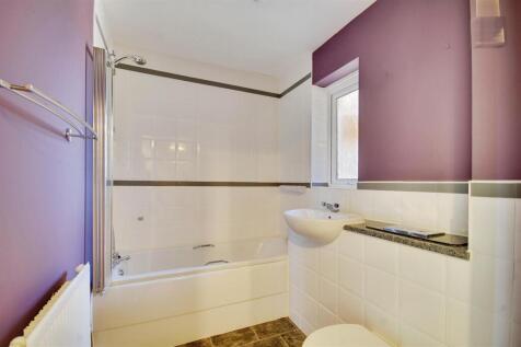ff5449f7-43 20Faraday 20Crt 20 20Bathroom2.jpg