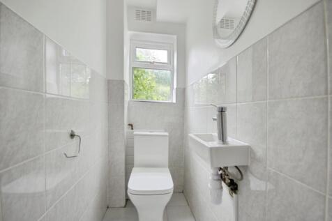 pbox-bathroom-301095.jpg