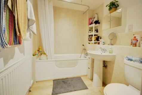 pbox-bathroom-311716.jpg