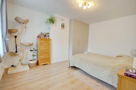 pbox-bedroom-312169.jpg