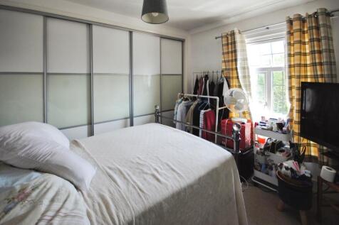 pbox-bedroom-321303.JPG
