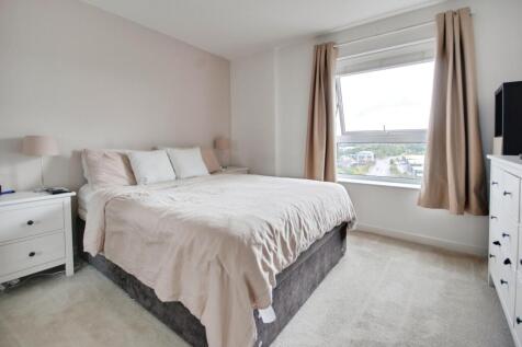 pbox-bedroom-329504.jpg