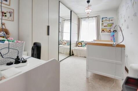 pbox-bedroom-330418.jpg