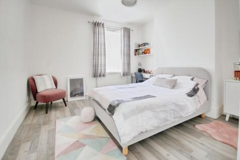 pbox-bedroom-333744.jpg