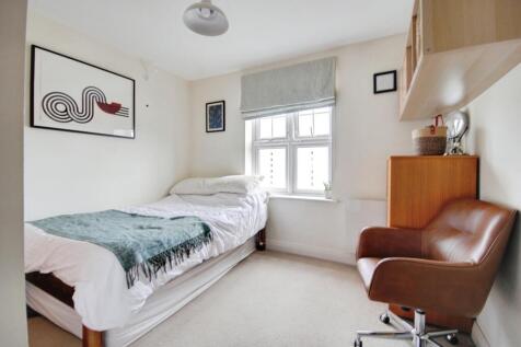 pbox-bedroom-337166.jpg