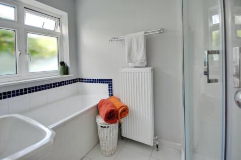 pbox-bathroom-318551.jpg