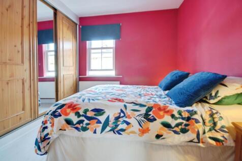 pbox-bedroom-318551.jpg
