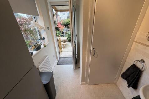Rear Lobby/Utility
