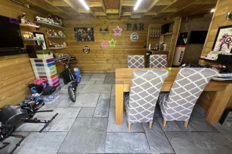 Summer House/Garage