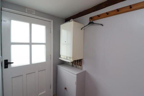 Entrance Hall 07-...