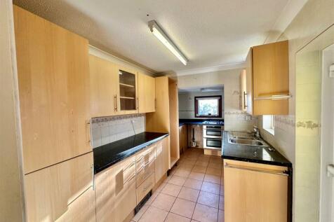 Kitchen 1.jpg