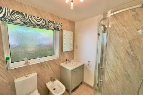Shower Room.jpg