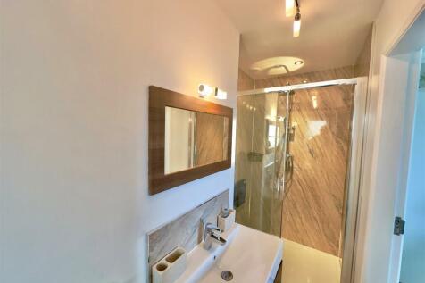 Ensuite Shower Room.jpg