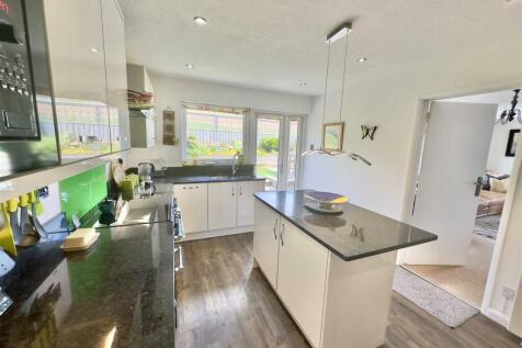 Kitchen 3.jpg