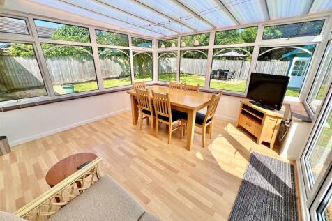 Conservatory/Dining Room