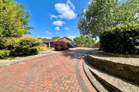 Driveway Entrance