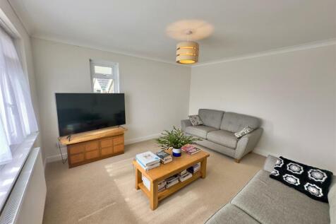Living Room 2.jpg