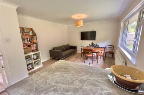 Dining Area 2.jpg