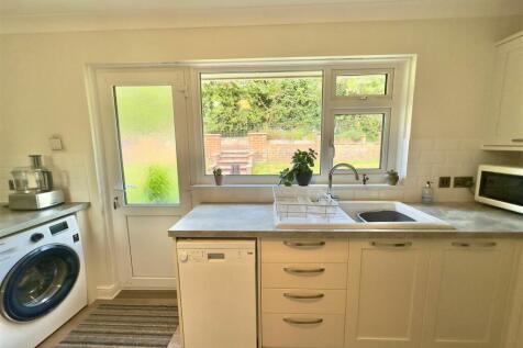 Kitchen 4.jpg