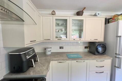 Kitchen 5.jpg