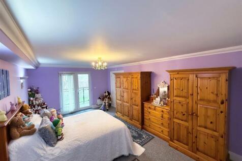 Bedroom One.jpg
