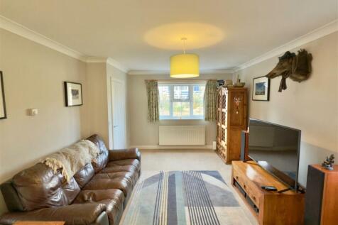 Living Room 1.jpg