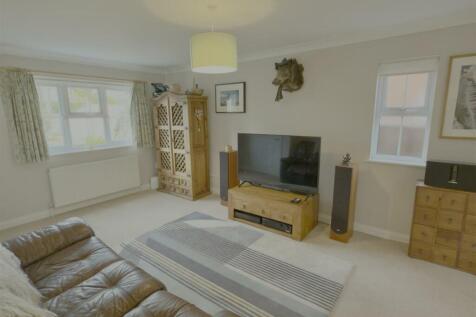 Living Room 2.jpg