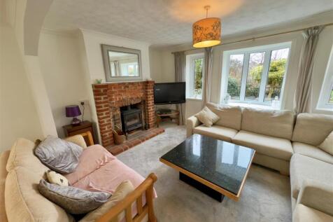 Living Room Area.jpg