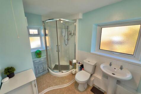 Shower Room.jpg