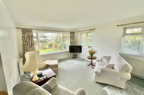 Living Room 1.jpg