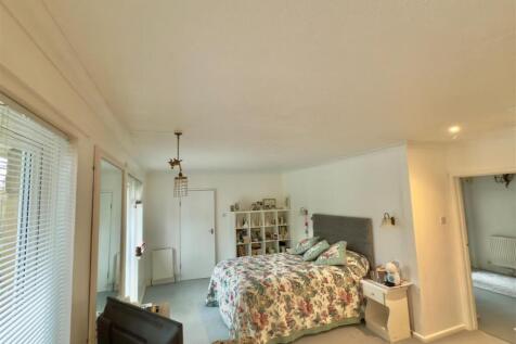 Main Bedroom 3.jpg