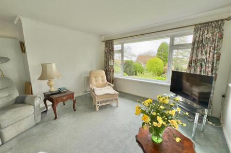 Living Room 2.jpg