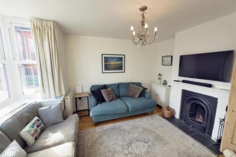 Living Room 2.jpg