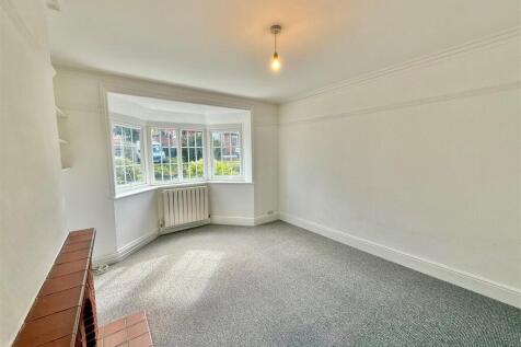 Living Room 2.jpg