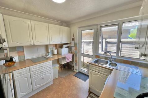 Kitchen 2.jpg